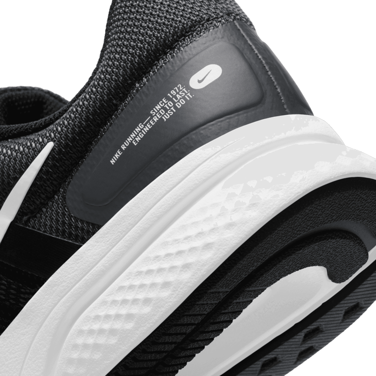 Nike Run Swift 2 Road Running Shoes (Wide) Angle 5