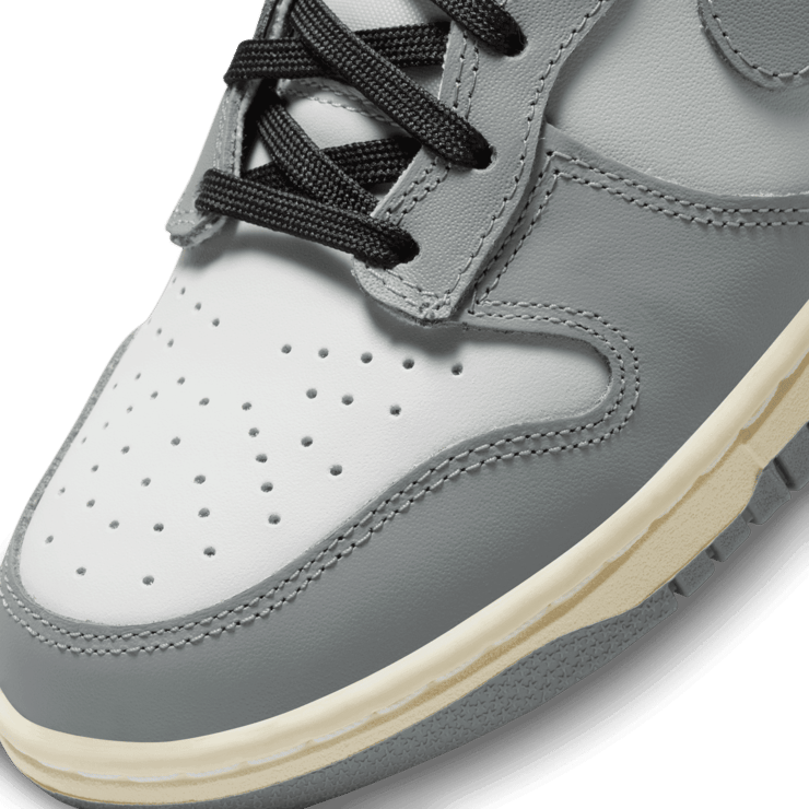 Nike Dunk High Grey Sail (W) Angle 4