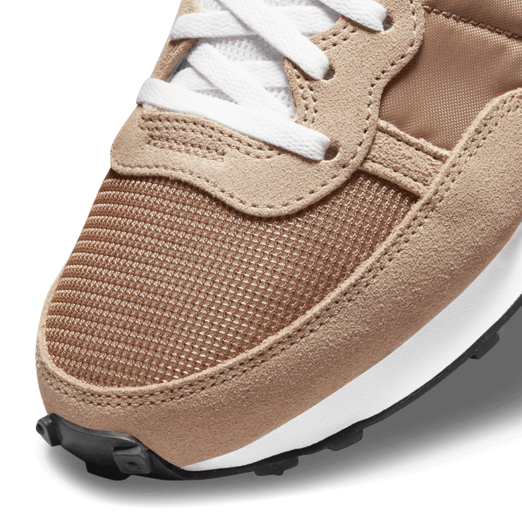 Nike Challenger OG Shoes Angle 4