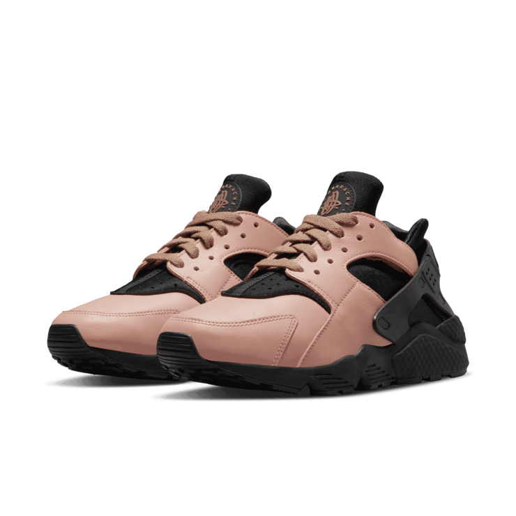 Nike Air Huarache LE Shoes Angle 2