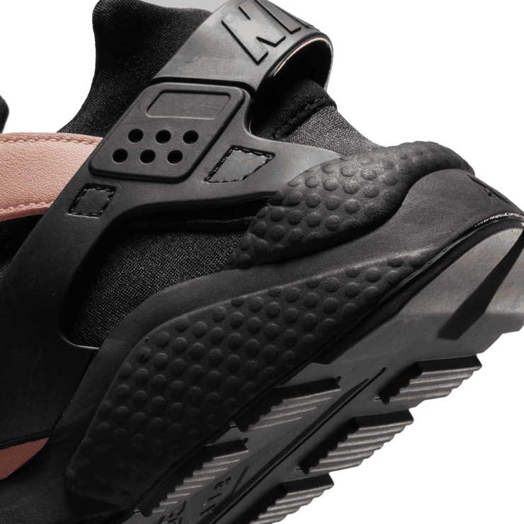 Nike Air Huarache LE Shoes Angle 5