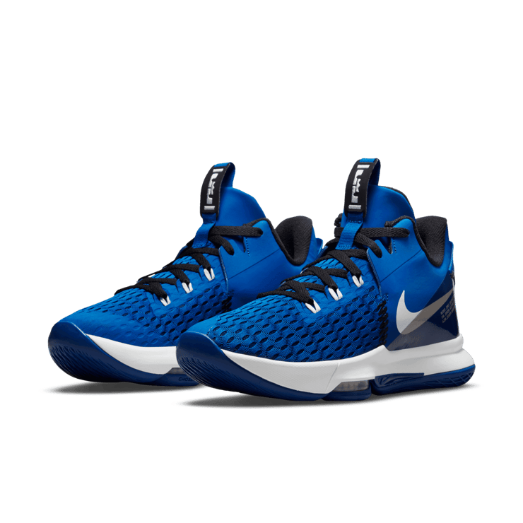 Nike LeBron Witness 5 Basketball Shoes Angle 2