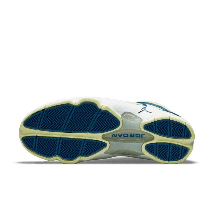 Air Jordan OG Shoes in Green Angle 0