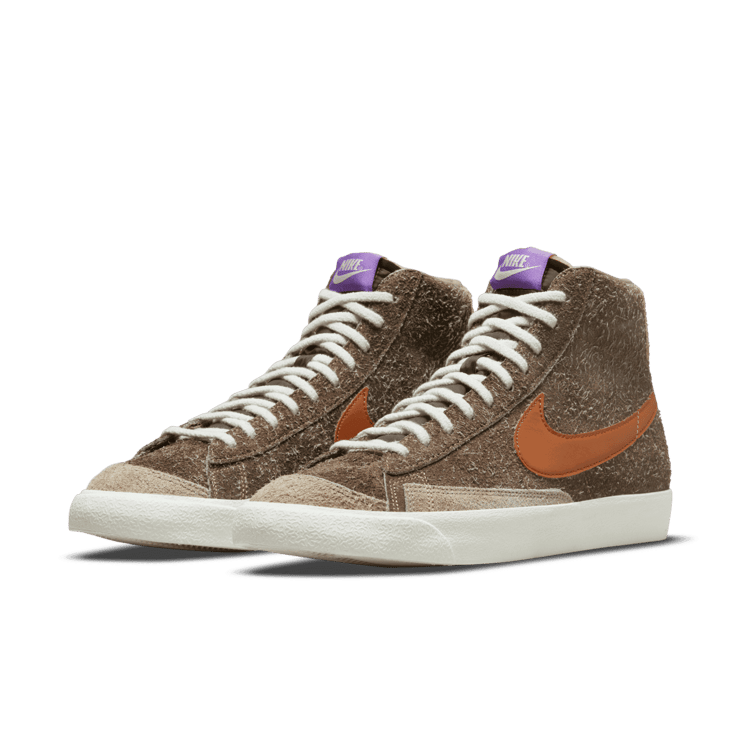 Nike Blazer Mid '77 Premium Basketball Shoes Angle 2