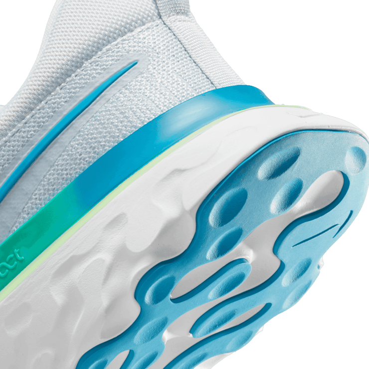 Nike Infinity React 2 Road Running Shoes Angle 5