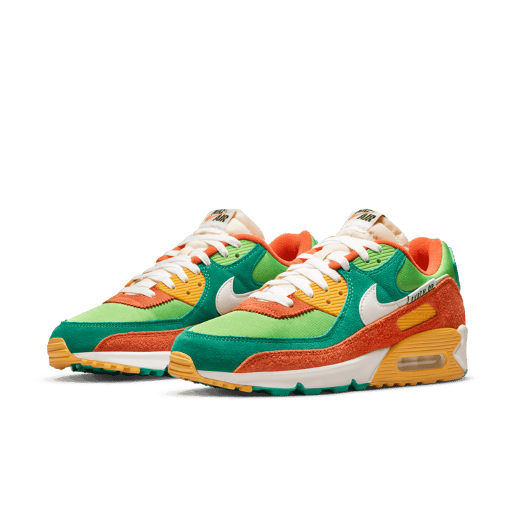 Nike Air Max 90 SE Shoes Angle 2