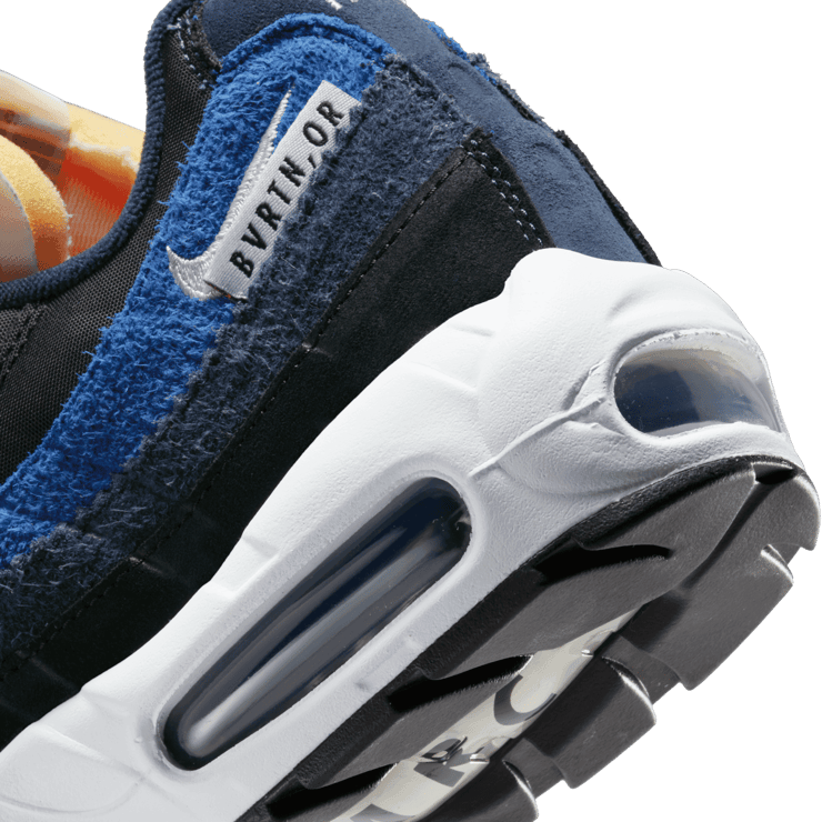 Nike Air Max 95 SE Shoes Angle 5