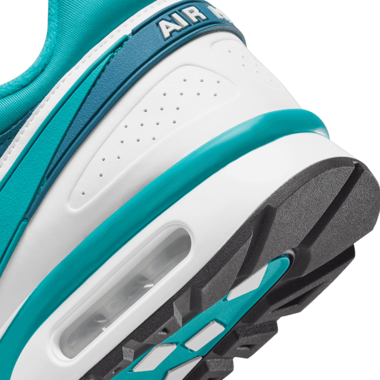 Nike Air Max BW OG Shoes Angle 5