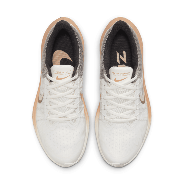 Nike Winflo 8 Premium Road Running Shoes Angle 1