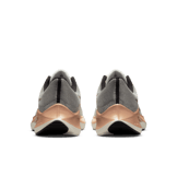 Nike Winflo 8 Premium Road Running Shoes Angle 3