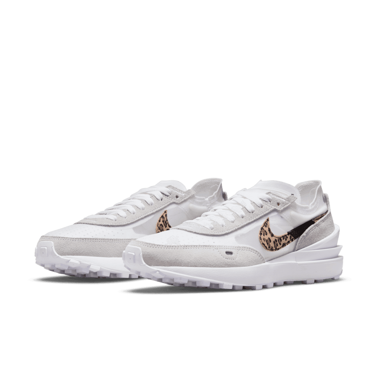 Nike Waffle One SE Shoes Angle 2