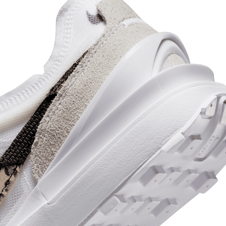 Nike Waffle One SE Shoes Angle 5