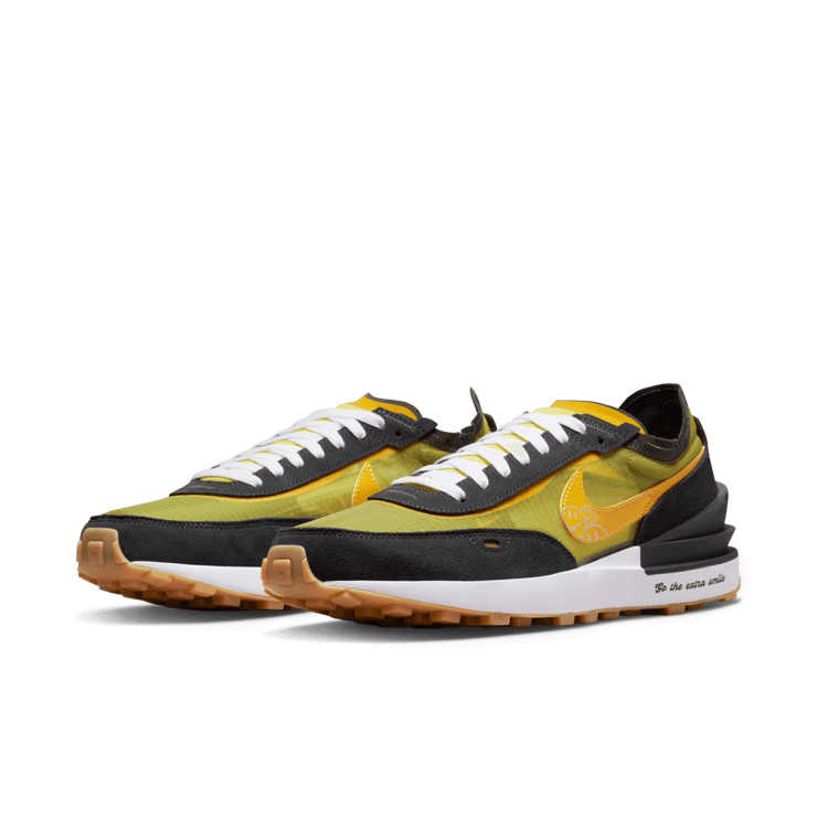 Nike Waffle One SE Shoes Angle 2