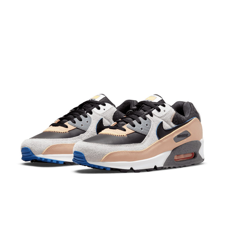 Nike Air Max 90 SE Shoes Angle 2