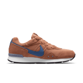 Nike Venture Runner Shoes Angle 1