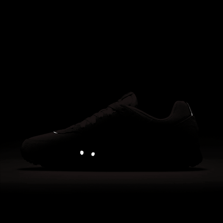 Nike Venture Runner Shoes Angle 7