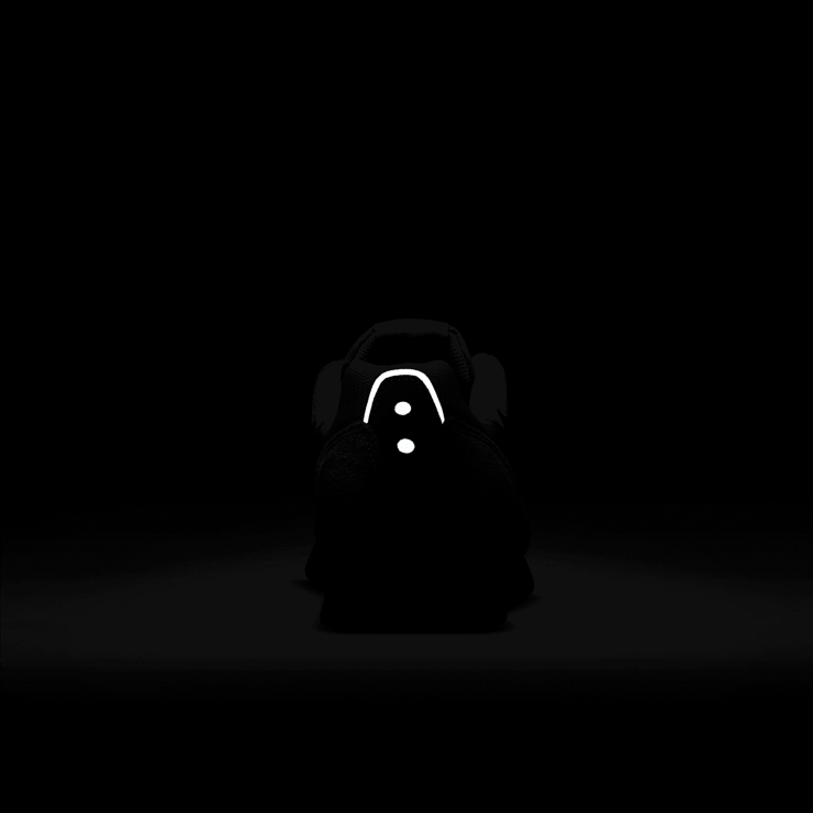 Nike Venture Runner Shoes Angle 5