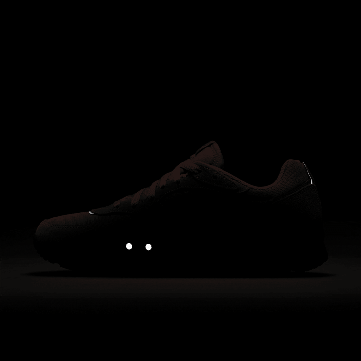 Nike Venture Runner Shoes Angle 6