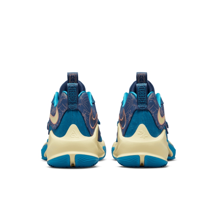 Nike Zoom Freak 3 Basketball Shoes Angle 3