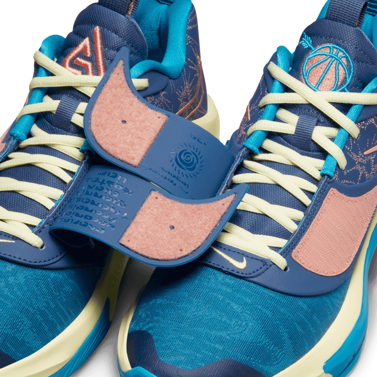 Nike Zoom Freak 3 Basketball Shoes Angle 6