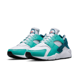 Nike Air Huarache Shoes Angle 3