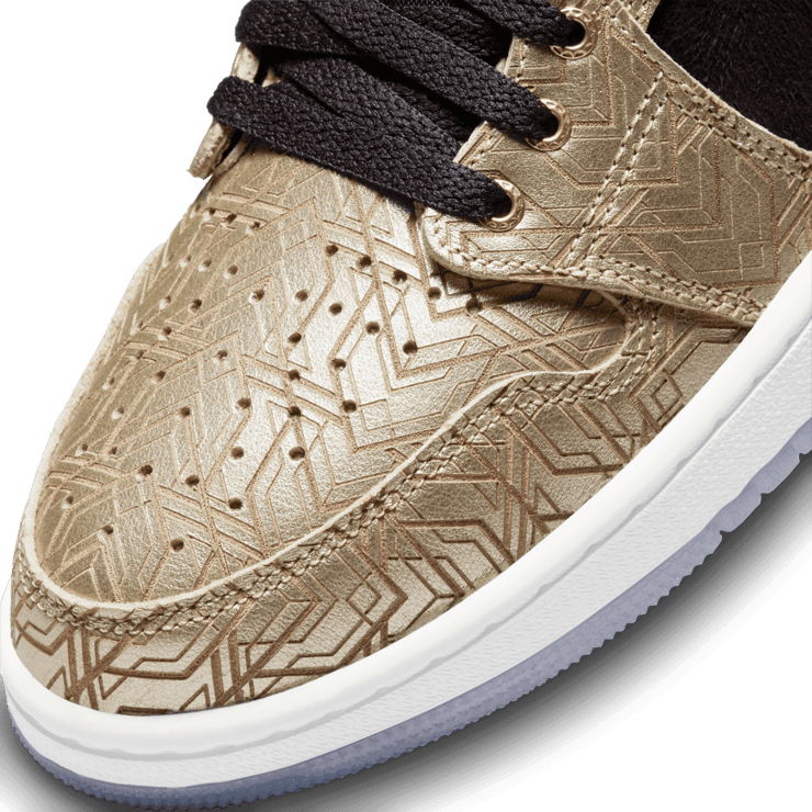 Jordan 1 High Zoom Air CMFT Gold Laser Angle 4