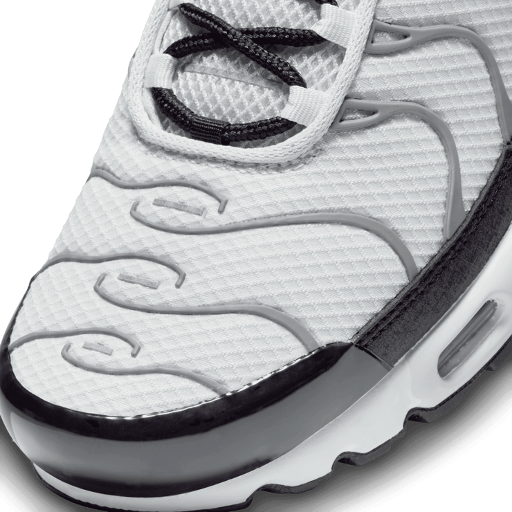 Nike Air Max Plus Shoes Angle 4