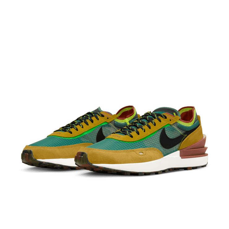 Nike Waffle One SE Shoes Angle 2