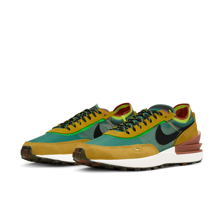 Nike Waffle One SE Shoes Angle 2