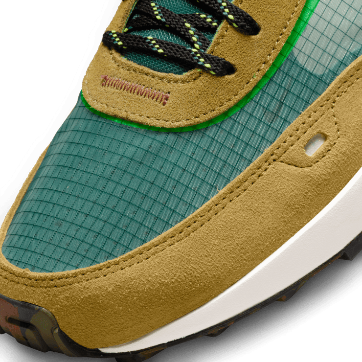 Nike Waffle One SE Shoes Angle 4