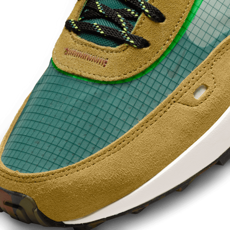 Nike Waffle One SE Shoes Angle 4