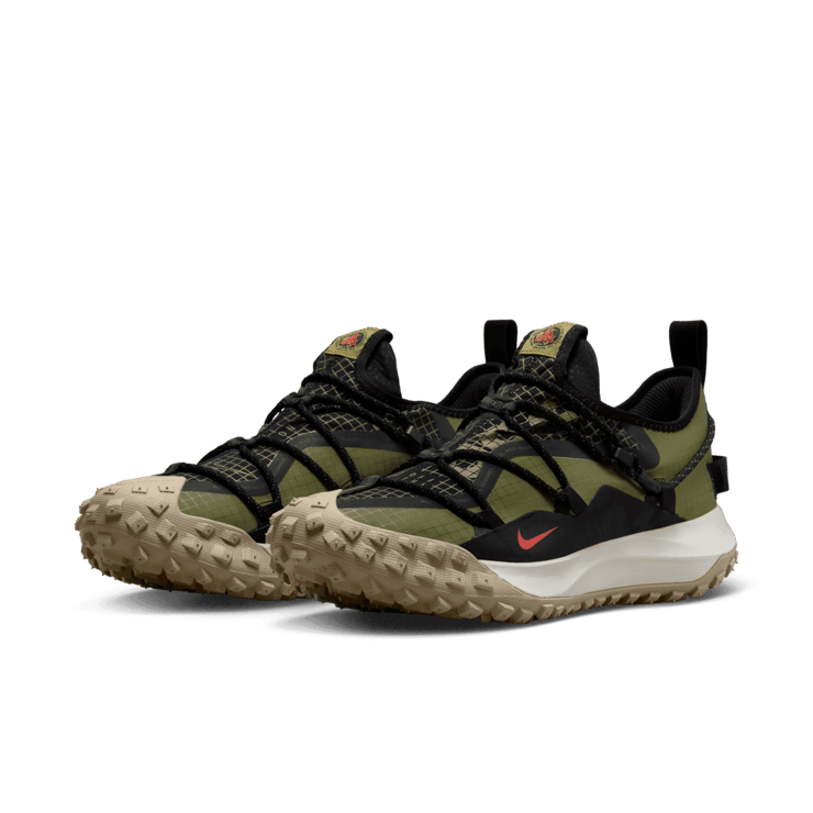 Nike ACG Mountain Fly Low SE Shoes Angle 2
