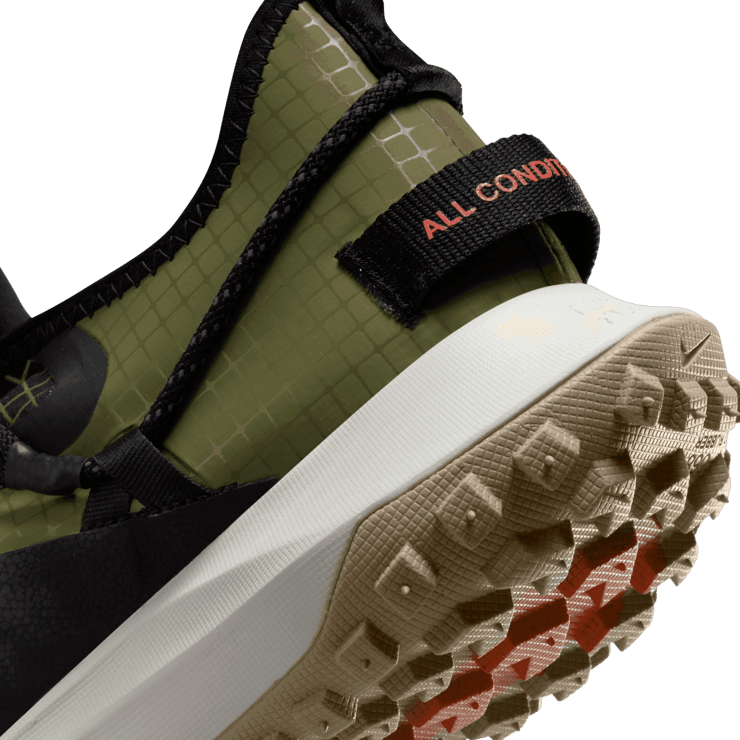 Nike ACG Mountain Fly Low SE Shoes Angle 5