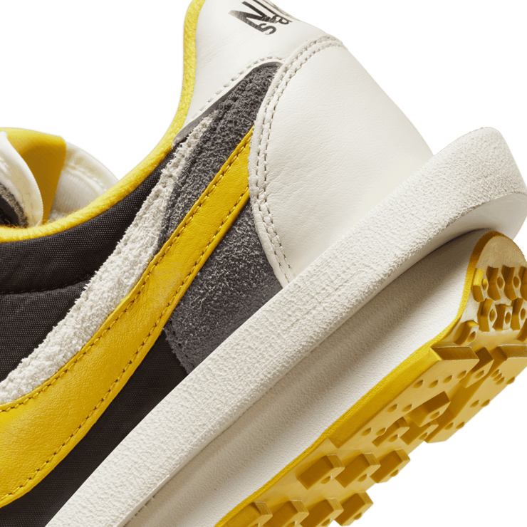 Nike LD Waffle sacai Undercover Bright Citron Angle 5