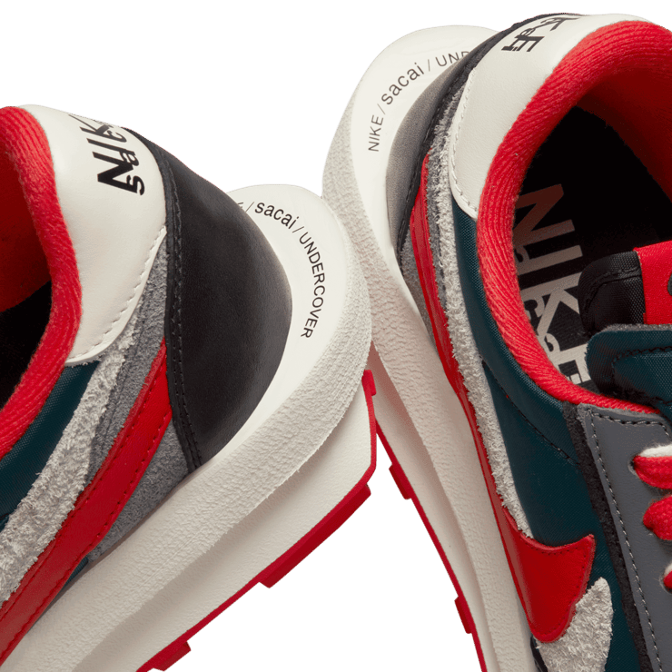 Nike LD Waffle sacai Undercover University Red Angle 7