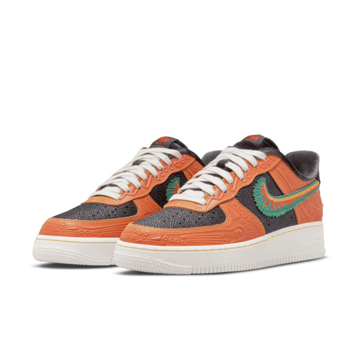 Nike Air Force 1 Low Siempre Familia Angle 2