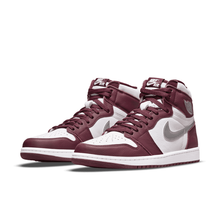 人気 ☆NIKE☆ JORDAN 1 RETRO HIGH OG BORDEAUX Jordan 1 Retro High OG Bordeaux - 555088-611 Raffles & Where