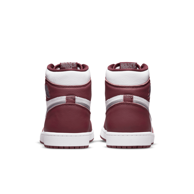 Jordan 1 Retro High OG Bordeaux Angle 3