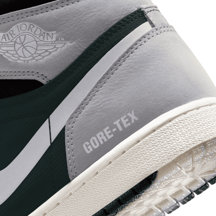 Jordan 1 Retro High Element Gore-Tex Black Particle Grey Angle 5