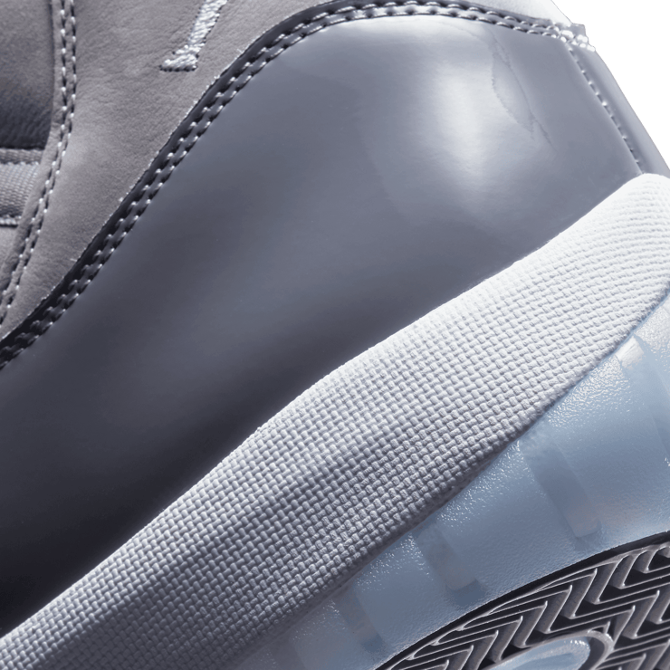 Air Jordan 11 Retro Cool Grey (2021) Angle 5