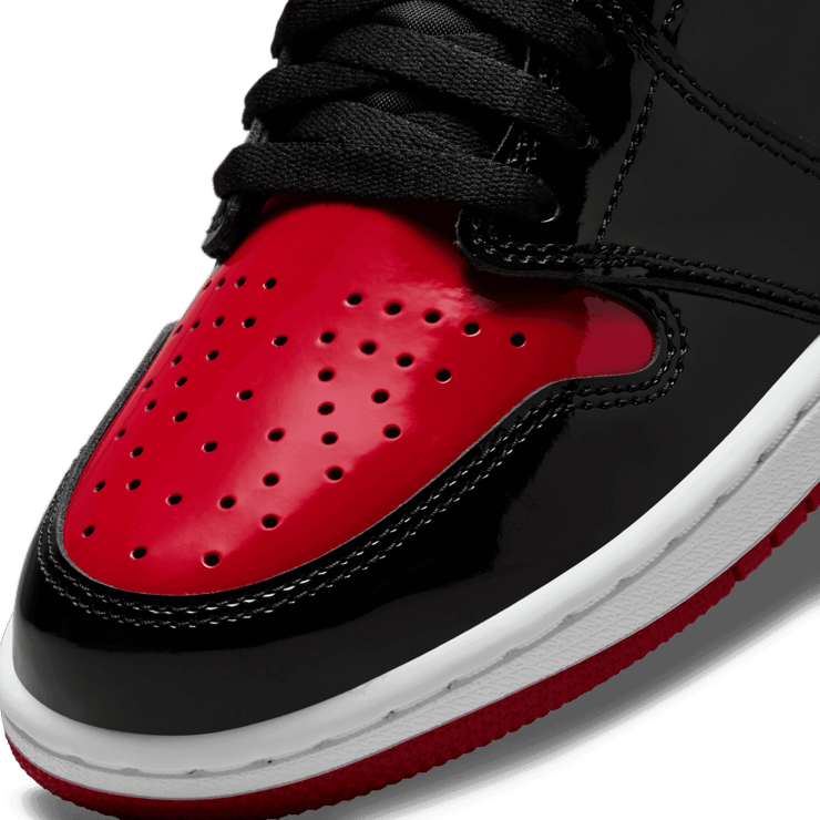 Air Jordan 1 High Patent Bred Angle 4