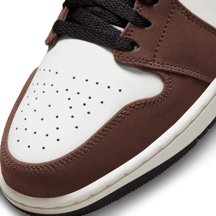 Jordan 1 Low Mocha Angle 4