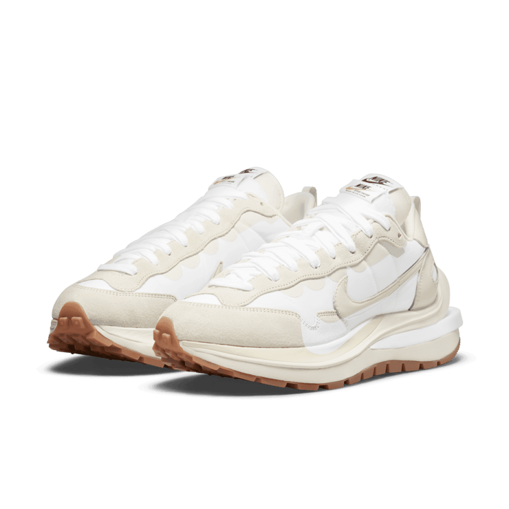 Nike Vaporwaffle sacai Sail Angle 2