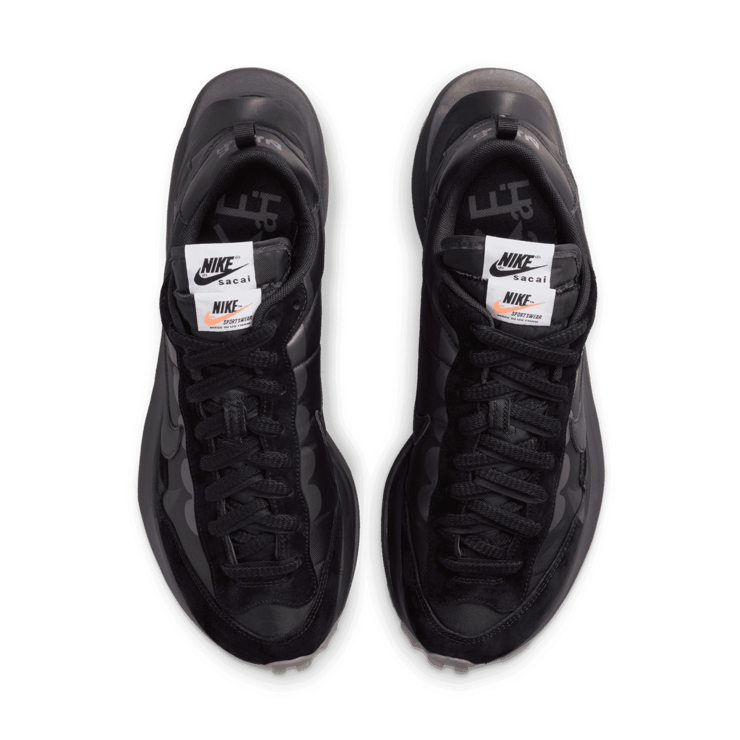 Nike Vaporwaffle sacai Black Angle 1