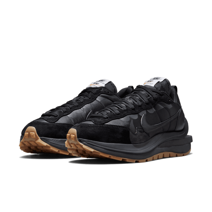 Nike Vaporwaffle sacai Black Angle 2