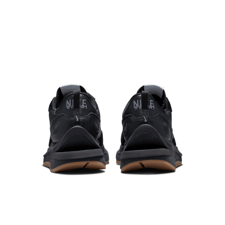 Nike Vaporwaffle sacai Black Angle 3