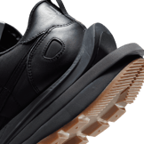 Nike Vaporwaffle sacai Black Angle 5