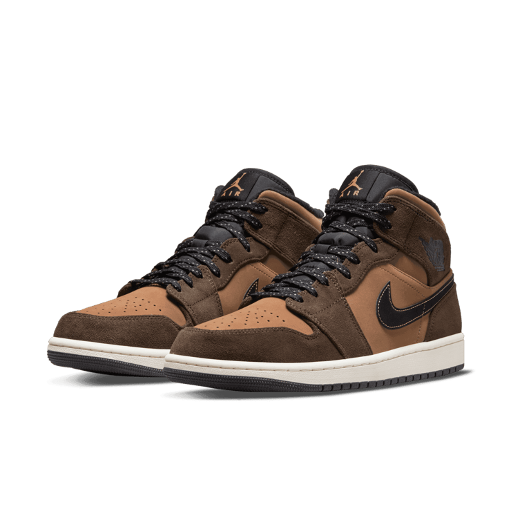 Jordan 1 Mid SE Chocolate Angle 2