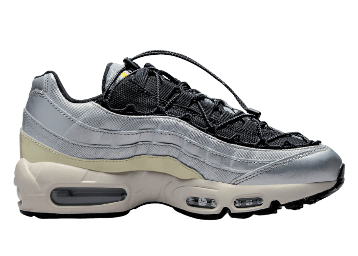 ＊ミルキ＊ Women's Nike Air Max 95 'Metallic Silver'. Nike SNKRS