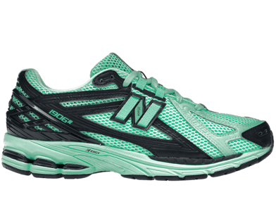 New Balance 1906R size? Exclusive Green Black